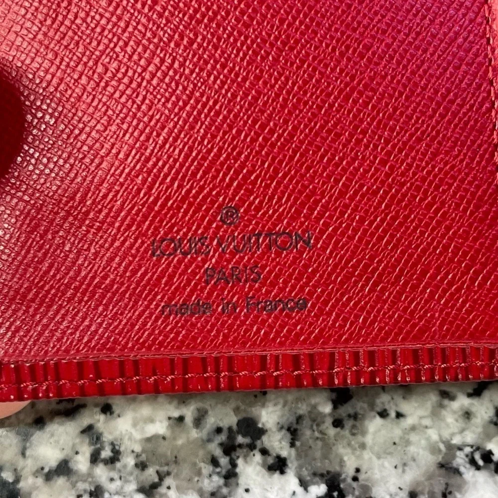 Louis Vuitton | BEAUTIFUL! MI0020 Red Epi Wallet with Kiss Lock